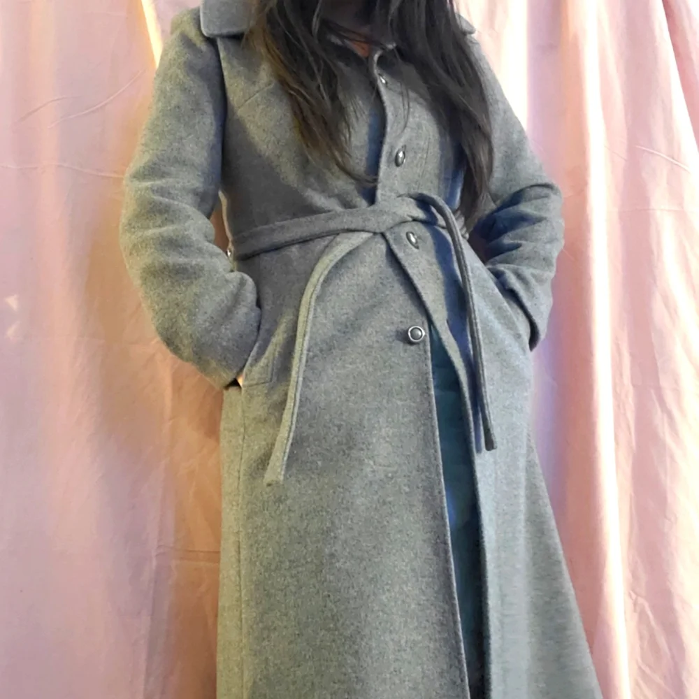 Classy Vintage Gray Wool Coat - Picture 3 of 16